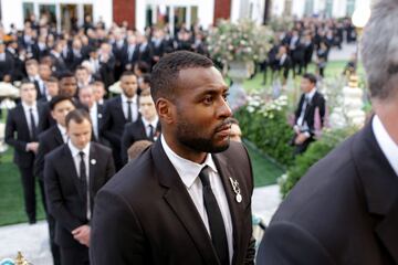 Wes Morgan llegando al templo.