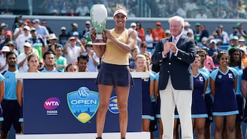 Madison Keys levanta el trofeo de Cincinnati.