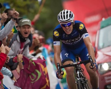 De la Cruz takes stage 9 and pulls on the red jersey