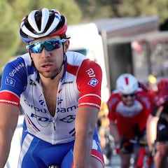 El pelotón rodó casi en tiempos de Tour en el Chalet Reynard