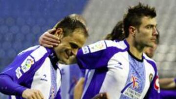 <b>ARTILLEROS.</b> Farinós y Tiago celebran uno de los goles marcados por el Hércules en el Rico Pérez.