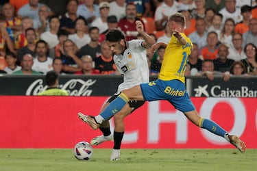 Álvaro Valles, Raúl Fernández y la historia de un relevo en la portería