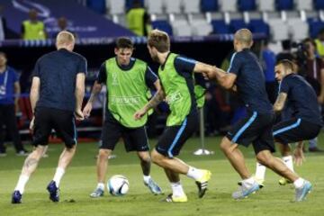 Barcelona y Sevilla preparan la Supercopa en Tbilisi