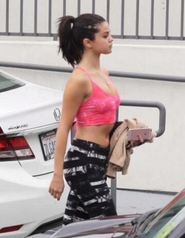 Selena Gomez, la aficionada más bella de los San Antonio Spurs