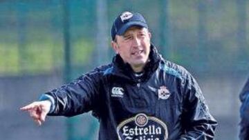 <b>IDEAS CLARAS. </b>Lotina explicó la situación de Lafita y De Guzman.