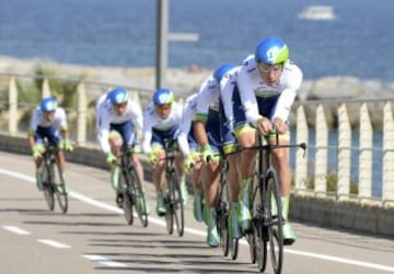 Chaves debuta en el Giro con etapa y 6° en la general