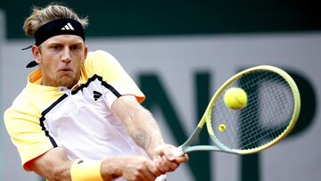 Alejandro Davidovich Fokina, contra Valentin Vacherot en Roland Garros.