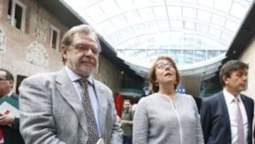 Juan Luis Cebri&aacute;n, presidente ejecutivo de PRISA, junto a Carmen Mart&iacute;nez, secretaria de Estado de Comunicaci&oacute;n y Carlos Andradas, rector de la UCM. 