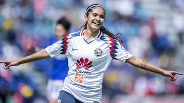 Daniela Espinosa, de Am&eacute;rica, festeja un gol en la victoria 4-0 ante Cruz Azul. 