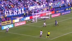 Llevaba pocos minutos en la cancha y Alexander Aravena muestra su categoría: ¡golazo de crack!