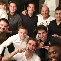 Los jugadores del Atleti hacen piña y disfrutan de Nochevieja