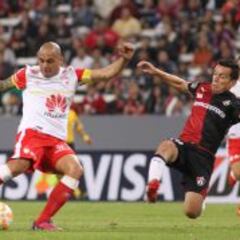 Pérez: “Colo Colo es copero, pero Santa Fe es de respeto”