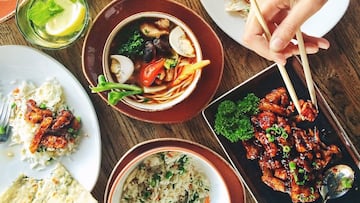 Acude a un restaurante por su cumpleaños esperando comida gratis y termina pagando la cena completa: “Me arruinó la noche”