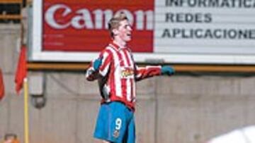 <b>CELEBRACIÓN</b>. Torres festejó su renovación con el gol del triunfo.