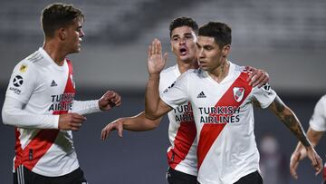 BUENOS AIRES, ARGENTINA - APRIL 11:  Gonzalo Montiel of River Plate celebrates with teammates Federico Girotti and Juli&aacute;n &Aacute;lvarez after scoring the third goal of his team during a match between River Plate and Colon as part of Copa de la Lig