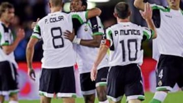 Los jugadores del Racing celebran la victoria sobre el Murcia