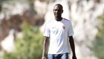 Abidal, en un entreno con el Mónaco.