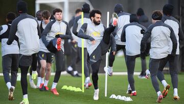 Salah, durante el entrenamiento del Liverpool. El egipcio apunta al banquillo contra el Milan