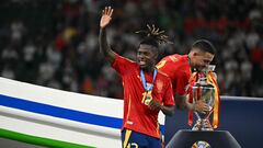 Spain's midfielder #17 Nico Williams celebrates with his silver medal after winning the UEFA Euro 2024 final football match between Spain and England at the Olympiastadion in Berlin on July 14, 2024. (Photo by JAVIER SORIANO / AFP)