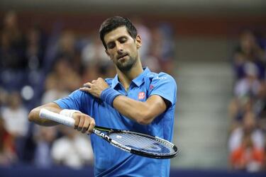 Djokovic plays down injury scare after first-round win