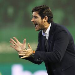 Víctor: "Orellana varía mucho el rendimiento del Celta"