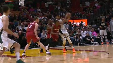 Sin mirar, de espaldas y en modo MVP: Antetokounmpo y su exquisita asistencia...