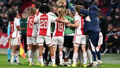 Ajax' team celebrates after winning the UEFA Women's Champions League Group C football match between Ajax Amsterdam and AS Roma at the Johan Cruijff ArenA in Amsterdam, on January 30, 2024. (Photo by Gerrit van Keulen / ANP / AFP) / Netherlands OUT