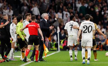La dura entrada del jugador de la Real Sociedad provocó una tangana sobre el césped del Bernabéu entre los jugadores de ambos equipos. A Modric le vio encararse con el jugador japonés, Kubo.