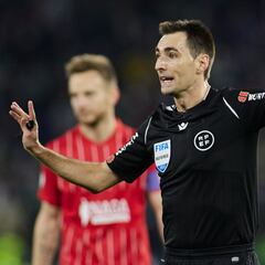 Los detalles de la agresión, en el acta: "Una barra hueca de PVC..."