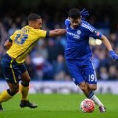 Diego Costa recupera el olfato goleador con el adiós de Mou