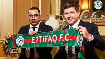 Gerrard, en su presentación con el Al Ettifaq