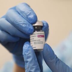 Reino Unido notifica 30 casos de trombosis y siete fallecidos entre los vacunados con AstraZeneca
