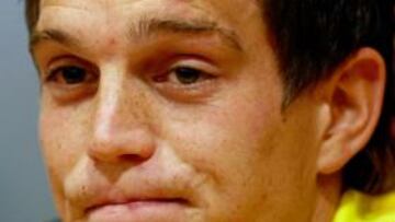 Agger critica a Hodgson: "Me gusta tener el balón en el suelo, no lanzarlo hacia arriba"