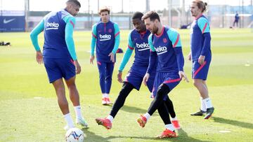 Messi, Dembele y Araujo.