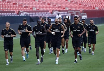 Gareth Bale, uno más en el entrenamiento del Madrid