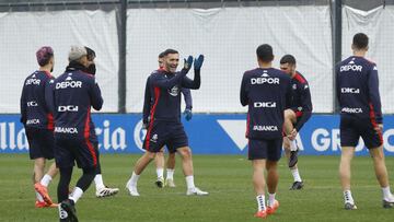 Lucas Pérez regresa al once del Deportivo tras cumplir sanción.