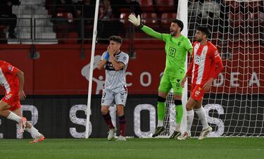 Aprobados y suspensos: El VAR y Luis Suárez reactivan al Almería