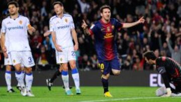 DOBLETE. Leo Messi consigui&oacute; ayer anotar dos goles al Zaragoza. En la imagen celebra el primero, despu&eacute;s de culminar una buena combinaci&oacute;n con Jordi Alba.