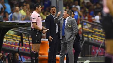 Piojo Herrera se disculpa en video por insultar al árbitro