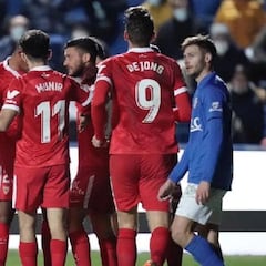 La pegada de Óscar y la chispa de Idrissi sellan el pase sevillista