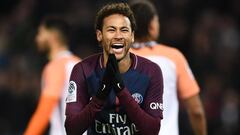 Paris Saint-Germain&#039;s Brazilian forward Neymar reacts  during the French L1 football match between Paris Saint-Germain (PSG) and Montpellier (MHSC) at the Parc des Princes stadium in Paris on January 27, 2018. / AFP PHOTO / FRANCK FIFE