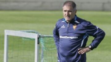 Paco Herrera dirigirá al Real Zaragoza al menos un partido más.