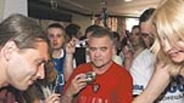 <b>Sharonov, un partido</b>. El central Sharonov, expulsado en el partido con España, ha sido suspendido con un encuentro por la Comisión de Disciplina de la UEFA.