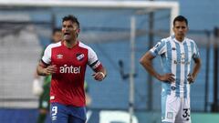 Racing paga caro el error de Arias