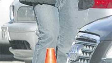 <b>PREOCUPADO. </b>Ronaldo, ayer, a la salida de la Clínica Rúber.