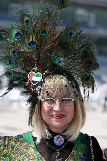 Sombreros excéntricos y glamour en Dubai