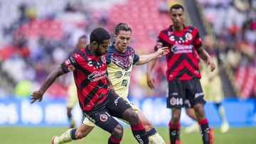 (L-R) Brayan Angulo of Tijuana and Francisco Sebastian Cordova of America during the game America vs Tijuana, corresponding to sixth round of the Torneo Apertura Grita Mexico A21 of the Liga BBVA MX, at Azteca Stadium, on August 22, 2021.
<br>&