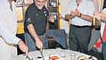 Relaño aplaudió a Pepu.