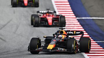 Max Verstappen (Red Bull RB19), Charles Leclerc y Carlos Sainz (Ferrari SF-23). Spielberg, Austria. F1 2023.