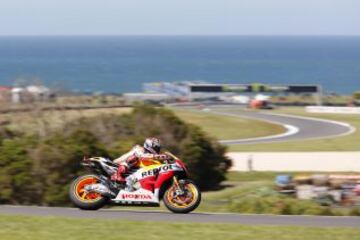 GP Australia, descalificado  En un complicado fin de semana condicionado por la excesiva degradación de los neumáticos y los cambios en la distancia de carrera, Marc Márquez no pudo aprovechar su primera bola de partido para sentenciar el Mundial de MotoGP. Su descalificación en carrera le impidió puntuar en el circuito de Phillip Island y aplazó su conquista del título.